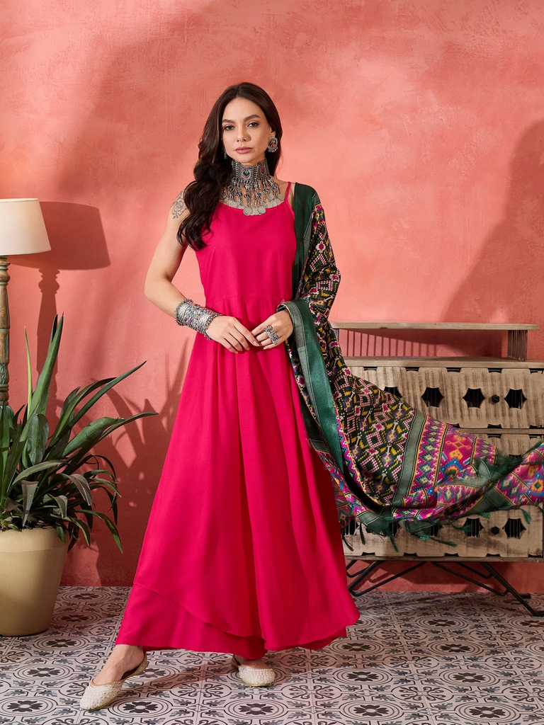 MissClassik Signature Sleeveless Kurta Set